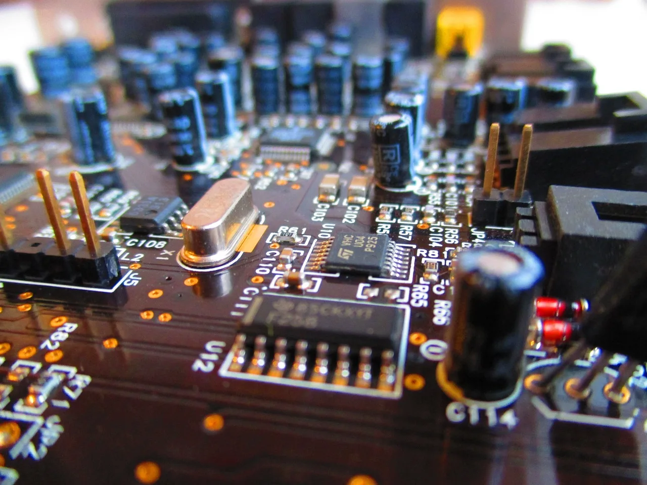 Choosing the Right Hardware for Scalable Networking